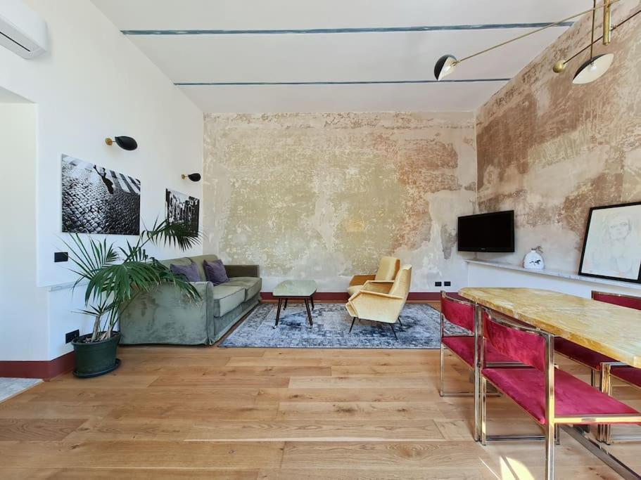 Boutique Penthouse With Terrace, Spanish Steps Рим Экстерьер фото