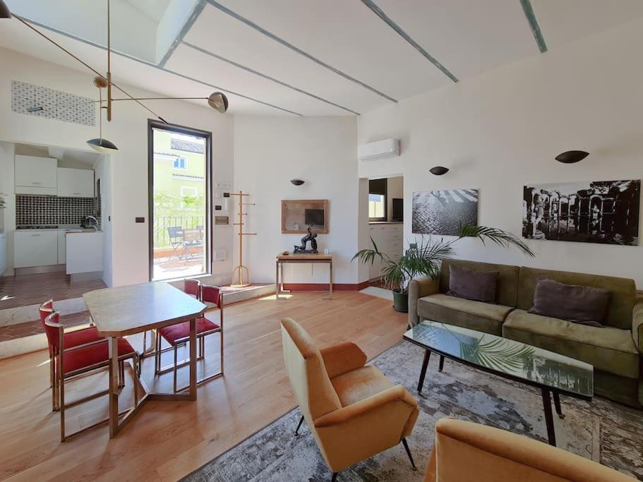 Boutique Penthouse With Terrace, Spanish Steps Рим Экстерьер фото