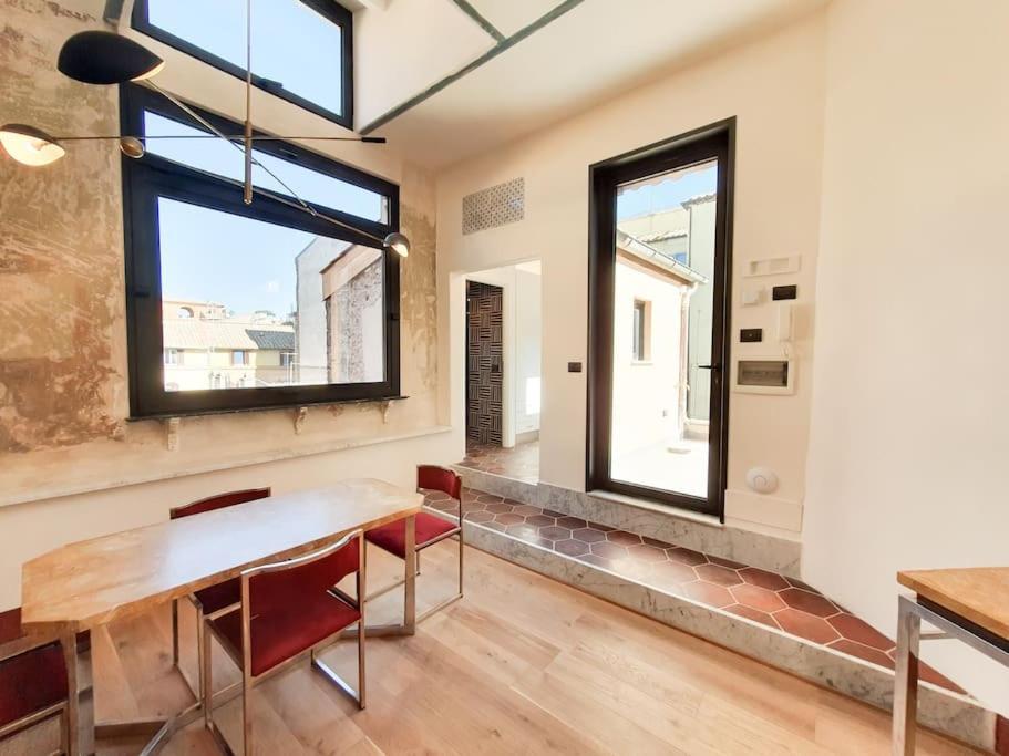 Boutique Penthouse With Terrace, Spanish Steps Рим Экстерьер фото